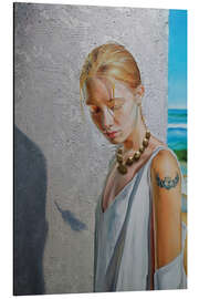 Alubild Mädchen mit goldener Muschelkette