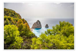 Reprodução Rocks in the turquoise sea of Zakynthos, Greece - Jan Wehnert