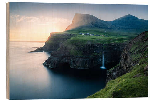 Cuadro de madera Waterfall on the Faroe Islands