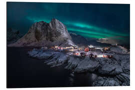 Quadro em alumínio Polar lights over a snow-covered fishing village, Lofoten - Andreas Wonisch