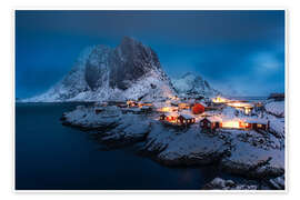 Wandbild Verschneites Fischerdorf auf den Lofoten bei Nacht - Andreas Wonisch