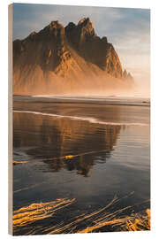Tableau en bois Sunrise on the beach in Iceland