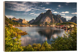 Holzbild Der Fischerort Reine im Sommer, Lofoten - Dennis Fischer
