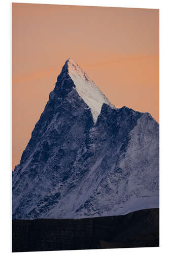 Hartschaumbild Finsteraarhorn Berggipfel bei Sonnenuntergang, Schweiz