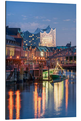 Aluminium print Elbphilharmonie and Speicherstadt in the evening