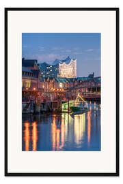 Gerahmter Kunstdruck Elbphilharmonie und Speicherstadt am Abend