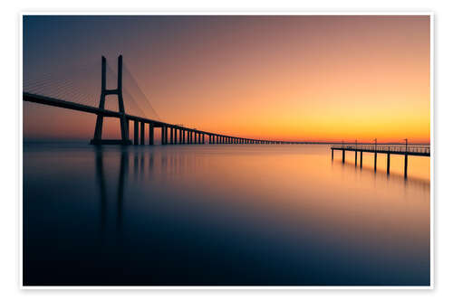 Poster Sonnenaufgang über der Ponte Vasco da Gama, Lissabon