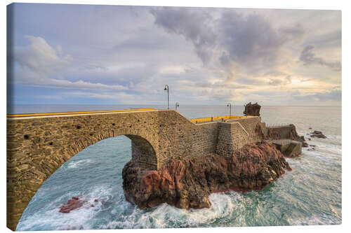 Tableau sur toile Ponta do Sol in the evening, Madeira