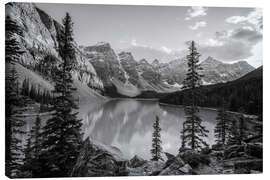 Leinwandbild Lake Moraine und Berggipfel, Kanada - Matteo Colombo