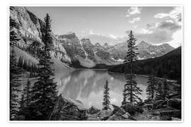 Wall print Lake Moraine and mountain peaks, Canada - Matteo Colombo