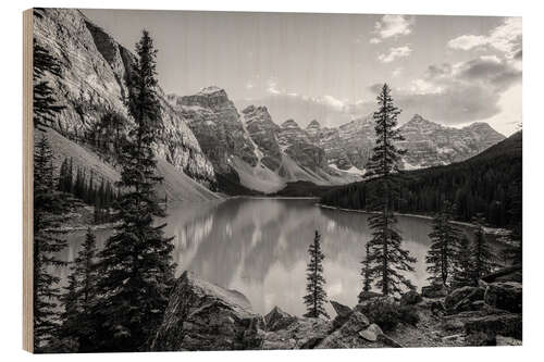 Wood print Lake Moraine and mountain peaks, Canada