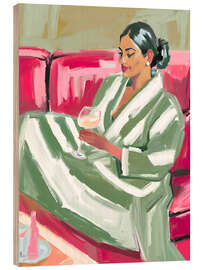 Trebilde Woman on red sofa