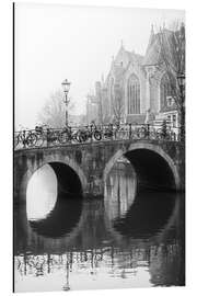 Magnettafel Brücke an einem nebligen Morgen in Amsterdam
