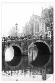 Wandsticker Brücke an einem nebligen Morgen in Amsterdam