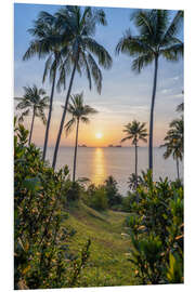 Hartschaumbild Sonnenuntergang am Palmenstrand auf Koh Samui, Thailand