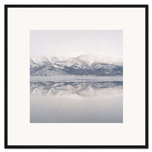 Impresión de arte enmarcada Snow-capped mountains in Hokkaido, Japan