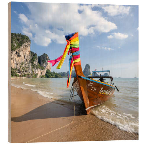 Puutaulu Longtail Boot am Tonsai Strand, Thailand
