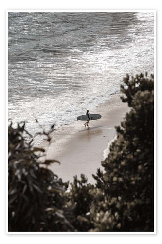 Poster Surfer mit Surfbrett am Strand