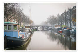 Poster Ruhiges Wasser auf dem Amsterdamer Kanal - George Pachantouris