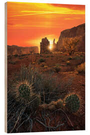 Holzbild Kaktus im Monument Valley bei Sonnenuntergang - Martin Podt