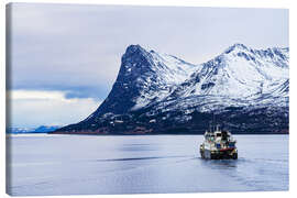 Leinwandbild Fischerboot im Winter nahe Harsta, Norwegen - Rico Ködder