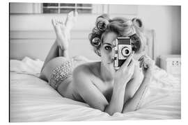 Alubild A chick, a click, and a curl