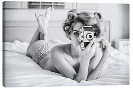 Leinwandbild A chick, a click, and a curl