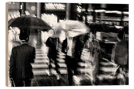 Holzbild Kreuzung an einem regnerischen Tag