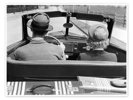 Wandbild Rückansicht eines Paares im Cabrio, 1940er Jahre