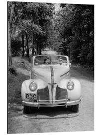 Aluminium print 1940s couple in Pontiac convertible