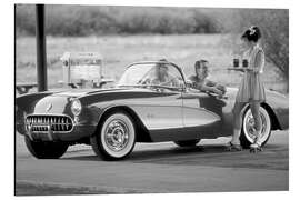 Alubild Carhop und Corvette-Cabrio in einem Drive-in-Restaurant
